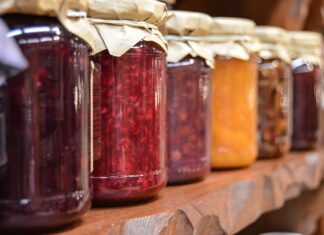 Jak zrobić dżem z płatków róż?