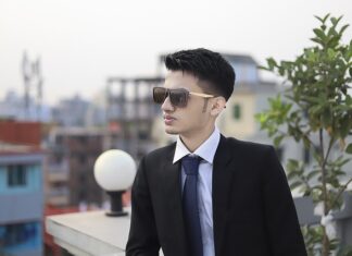 Czy Air Force pasują do garnituru?