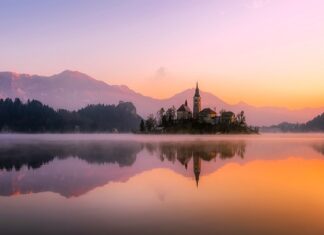 Co przed kościołem po ślubie?