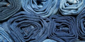 Jak nosić spodnie z zaszewkami?