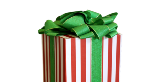 Kto trzyma pudełko na koperty?